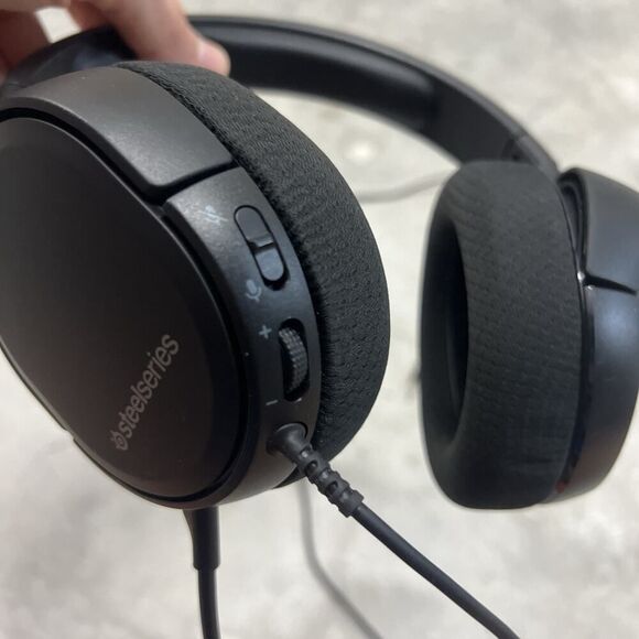 Steelseries Arctis 1 Gaming headset Wired for PS4/PS5 Xbox One X & S Series - Picture 8 of 8